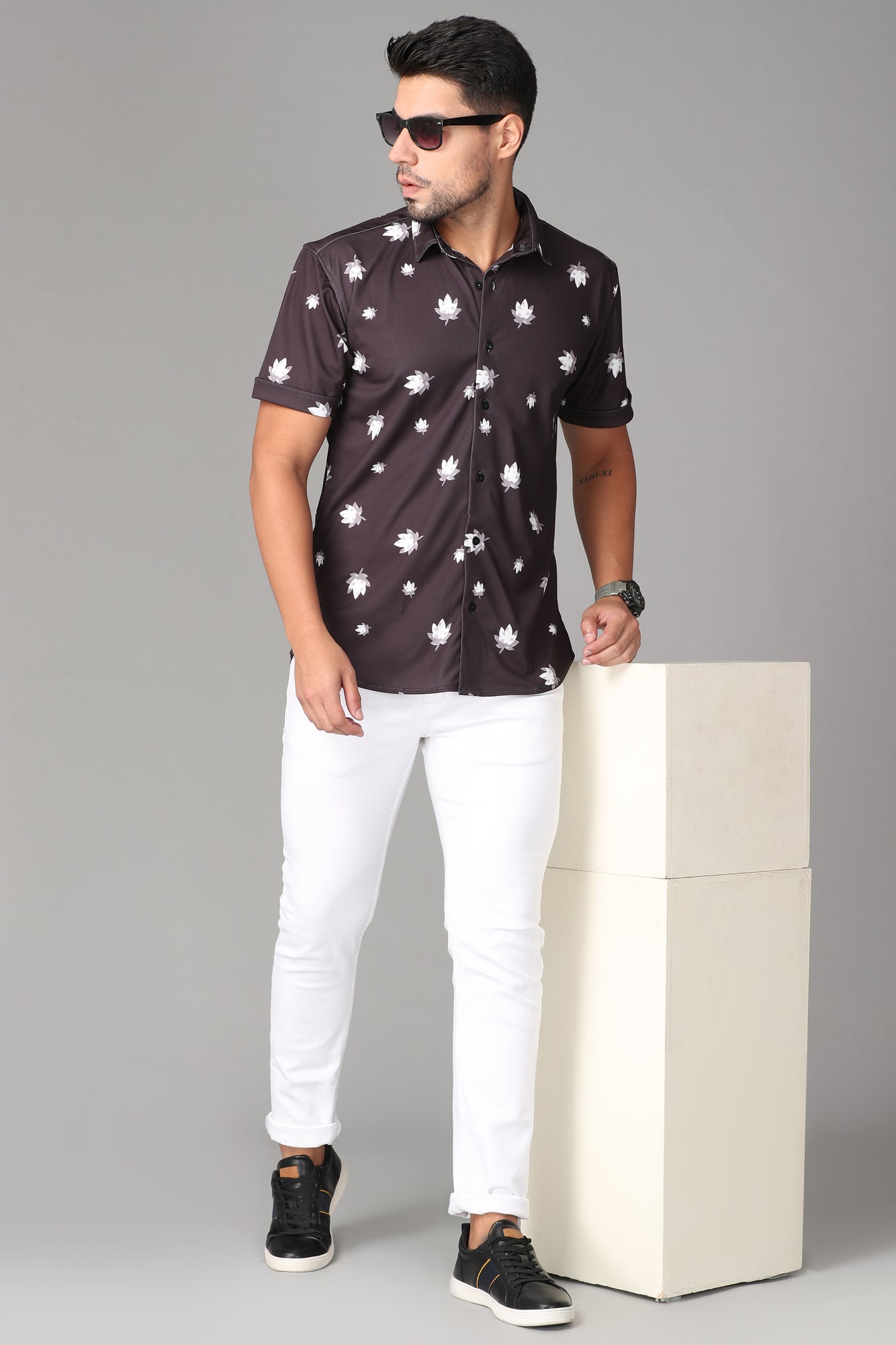 strechable fabric with black flower print Slim Fit Casual Shirt