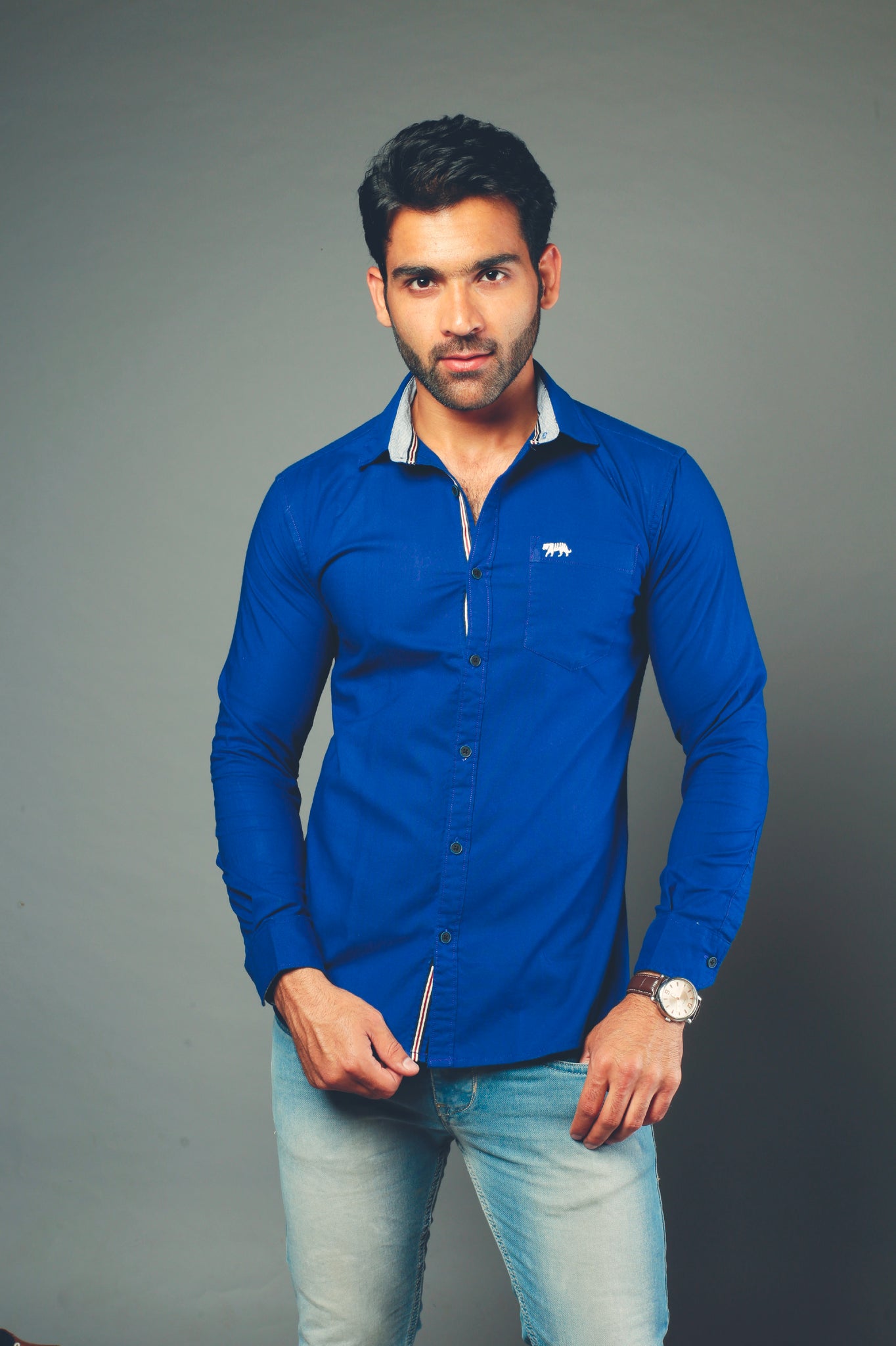 Men Solid Color Royal Blue Slim Fit Casual Shirt