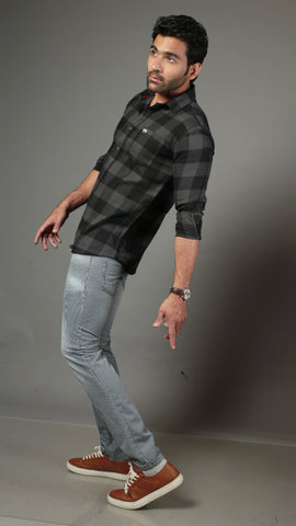 Men Black Checks Slim Fit Casual Shirt