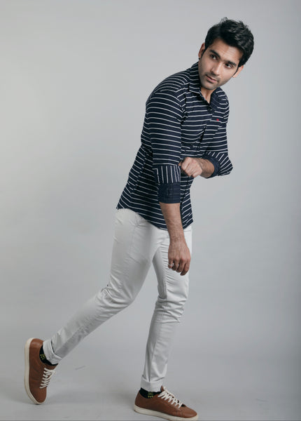 Men black and white diagonal Stripe Slim Fit Casual Shirt