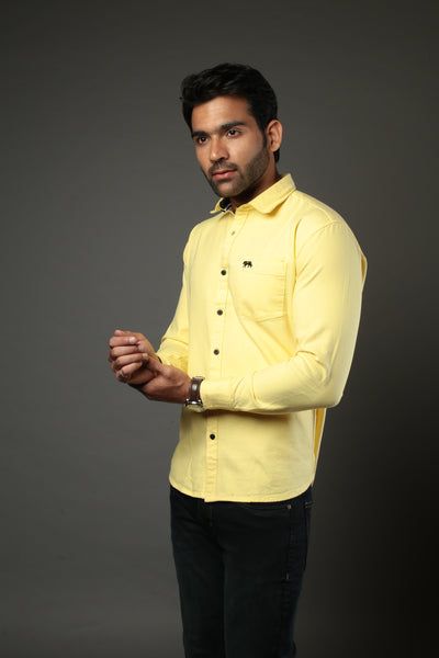 Men Solid Color Yellow Slim Fit Casual Shirt