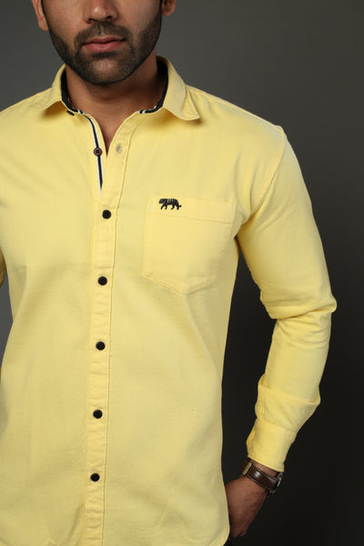 Men Solid Color Yellow Slim Fit Casual Shirt