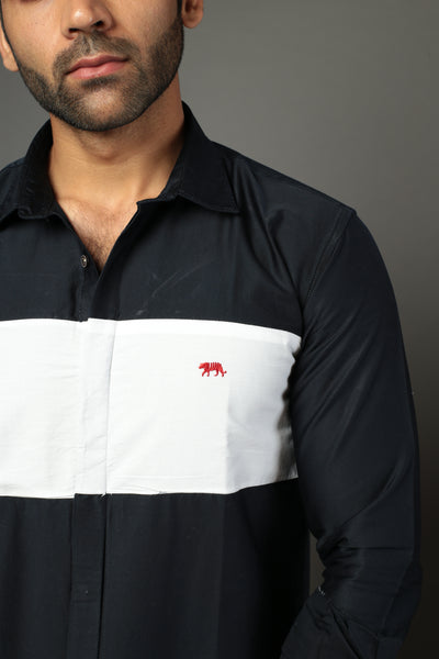 Navy Blue & White Color Blocked Slim Fit Casual Shirt